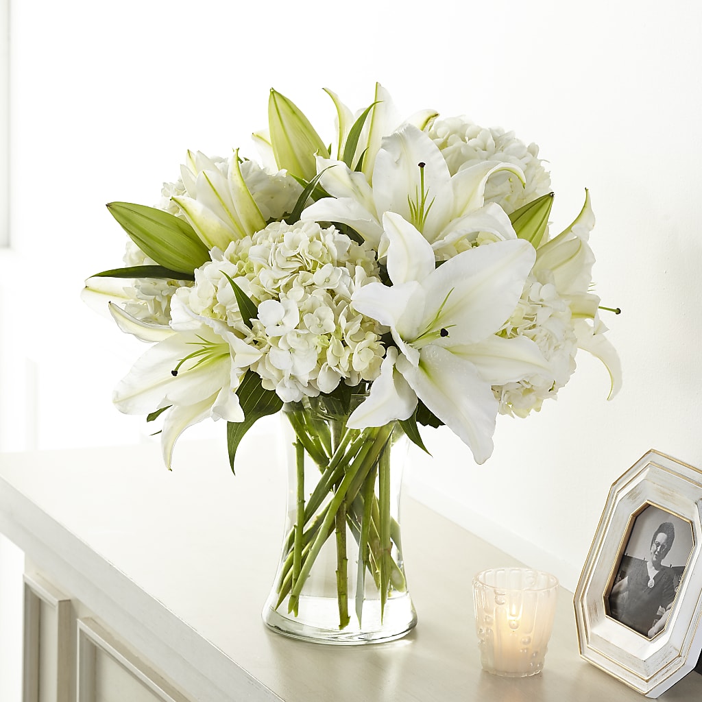 Compassionate Lily Bouquet – Menlo Florist, Menlo Park CA
