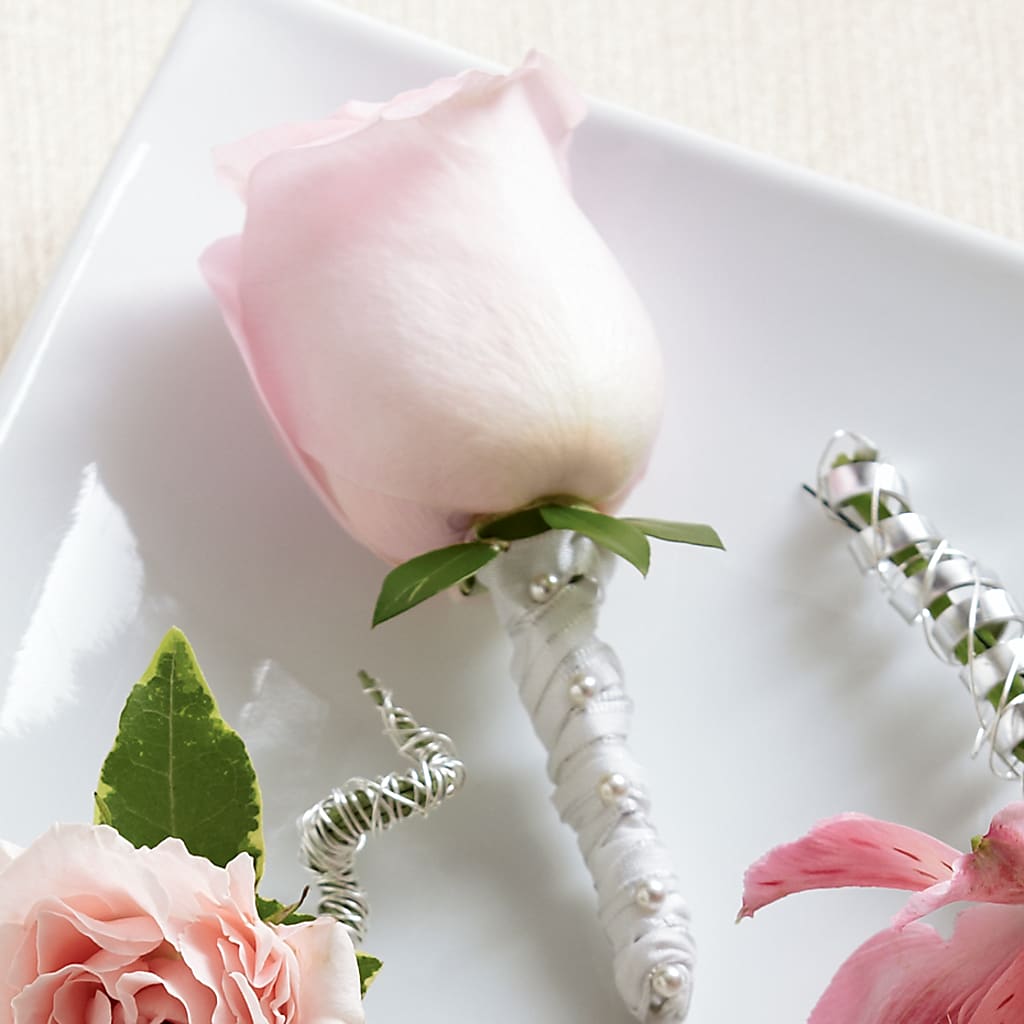 Pink Rose Boutonniere – Menlo Florist, Menlo Park CA