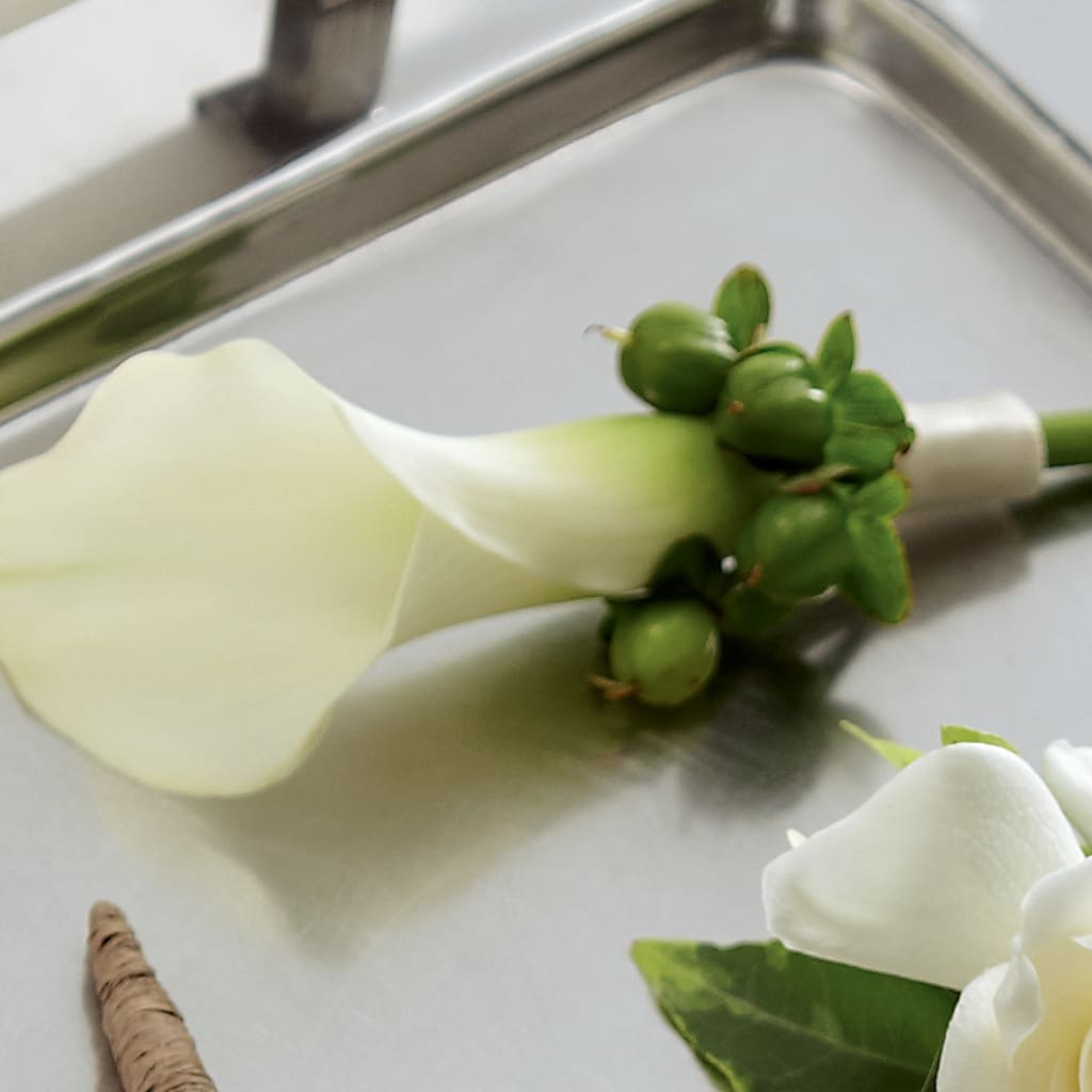White Calla Boutonniere – Menlo Florist, Menlo Park CA